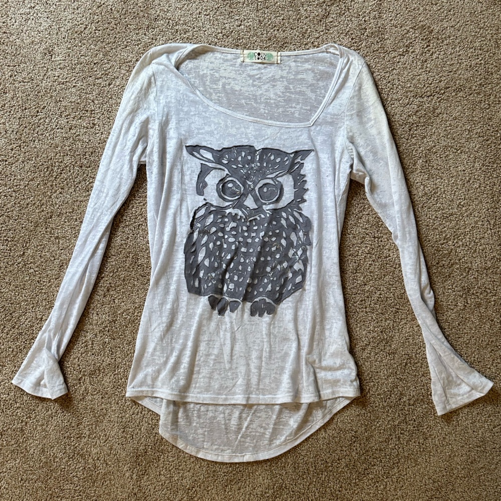 Coin 1804 asymmetrical long sleeve owl appliqué